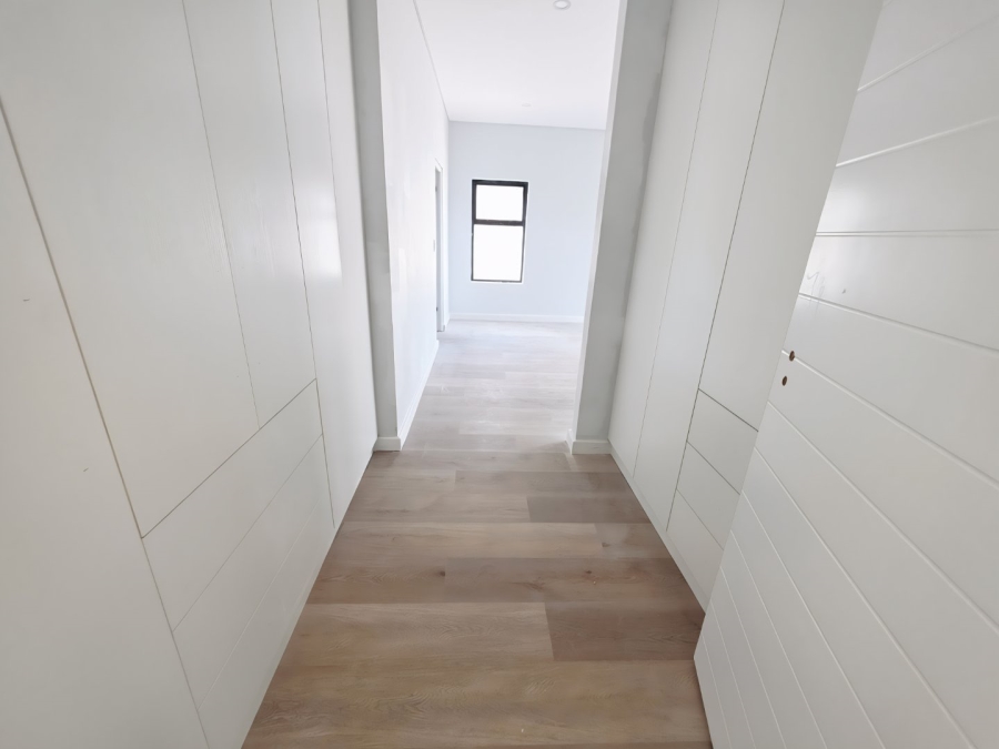5 Bedroom Property for Sale in Sandown Western Cape